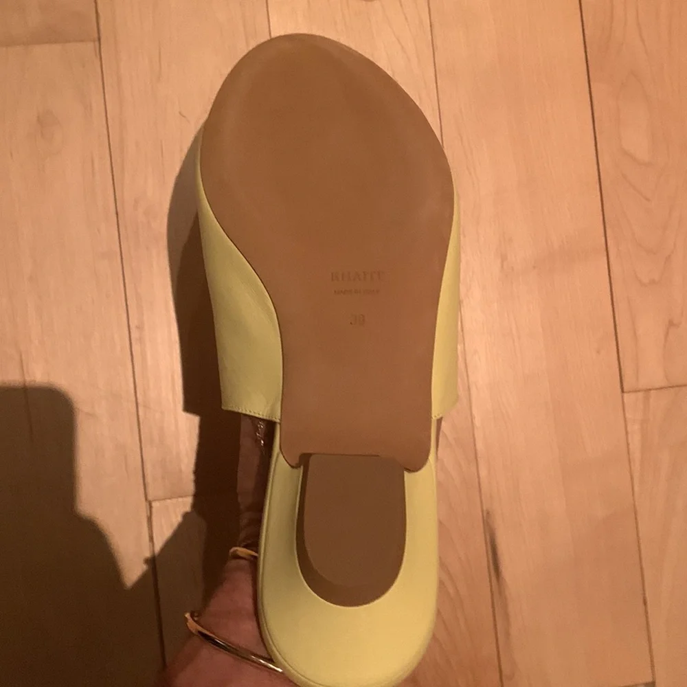 Khaite Women's Yellow Slide Sandals new. - Picture 3 of 7